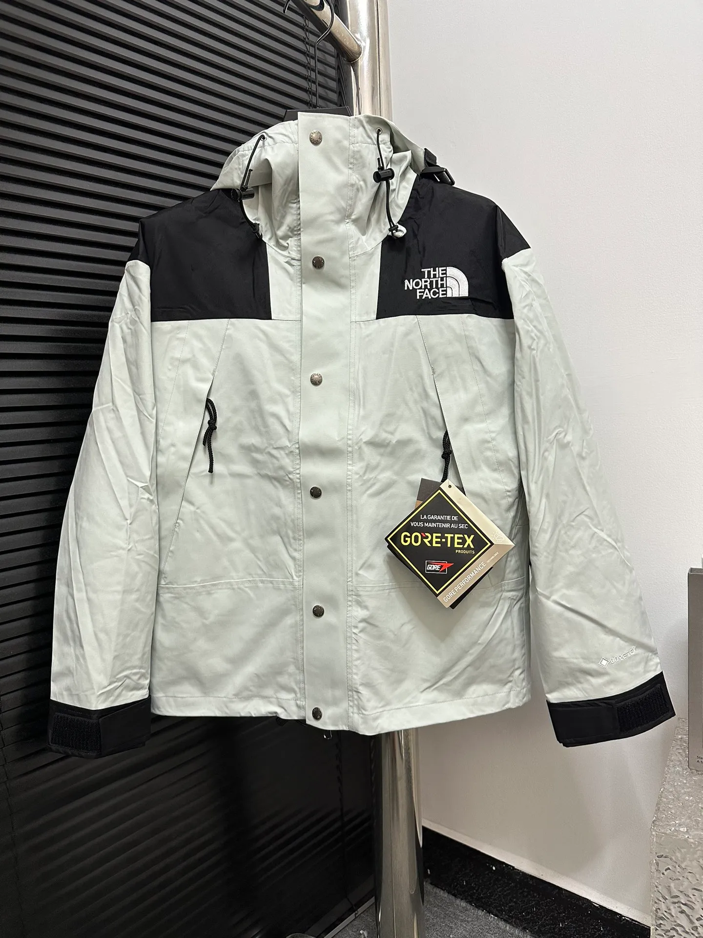 【The North Face】 1990Classic # ZP 。 ZP， 。 ✅ ISO 90（ISO 4） ✅ Gore-tex Breathable ， 。 ✅ ZP。 ， ， ✅ YKK ， 10 ， 。 ， ✅ 1990 MJ TNF 。 GT ， ， 。 ✅GT 。 ✅ 1996 ‼️ Size:XS-2XL